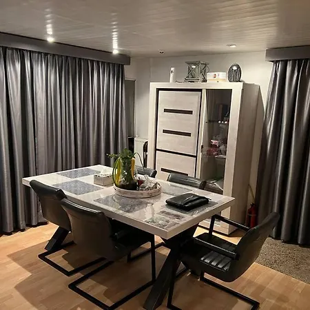Luxe In Prachtig Natuurgebied شاليه Lith